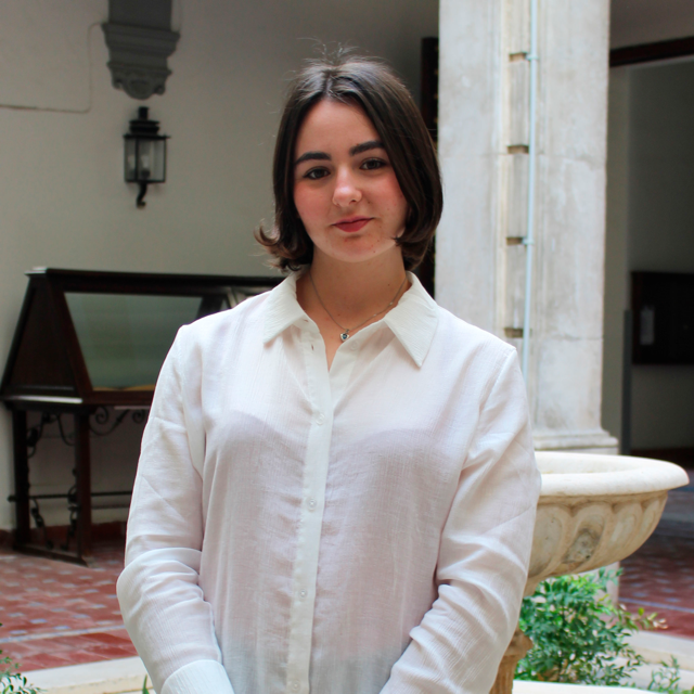 Carlota Barril Cortés