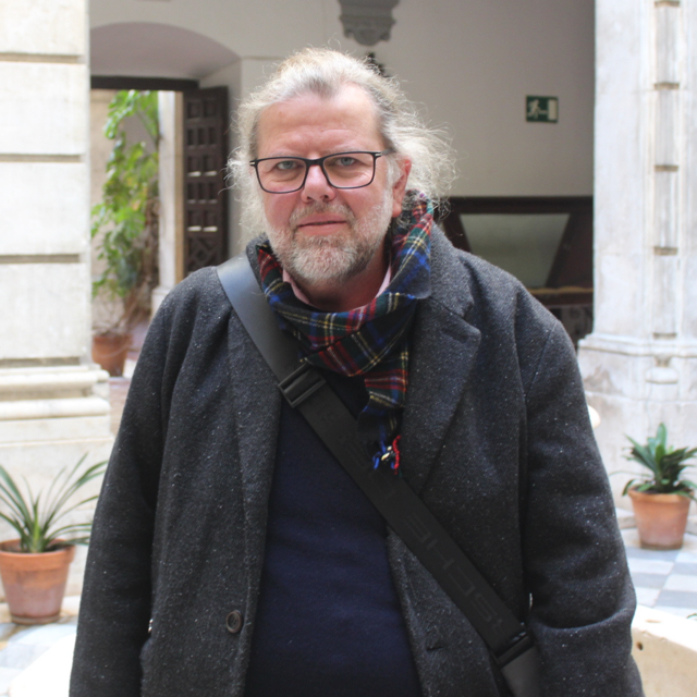 José León Flores, Jefe de Servicios
